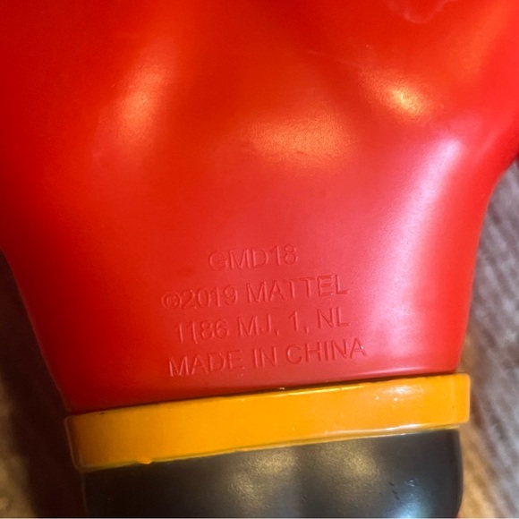 Mr. Incredible and elasti-girl action figures - Picture 2 of 5